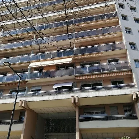 Superbe Studio Plein Centre Avec Parking Prive Brive-la-Gaillarde Buitenkant foto